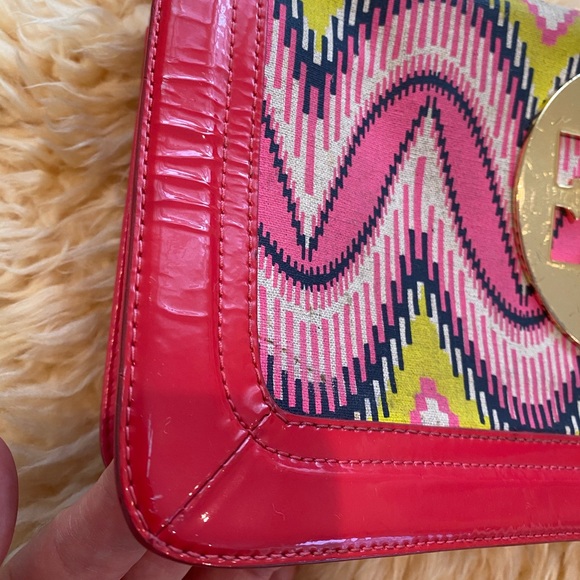 Tory Burch handbag- hot pink zig zag design - Picture 9 of 9